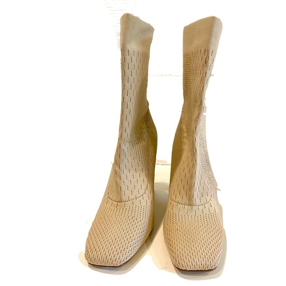 CHARLES BY CHARLES DAVID Matera Sock Booties Size 9.5 - Picture 1 of 13